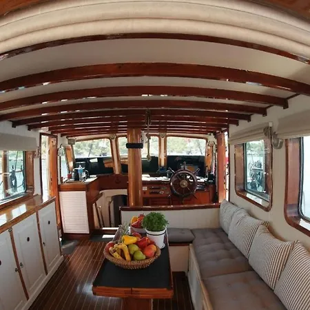 Brizet Sea & Side Sea View Apartmán *